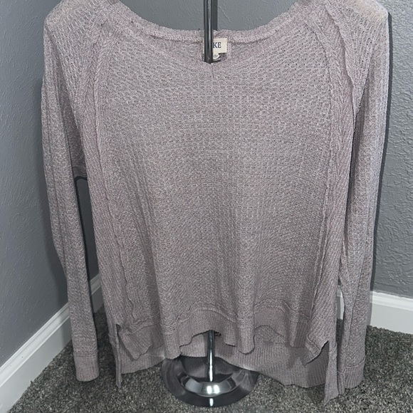 BKE High Low Lavender Shirt with Gorgeous Back Detail - Picture 1 of 5